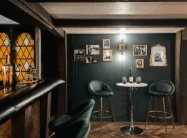Speakeasy, HotTub, Theater - 15 min to Red Rocks - Unique & Private