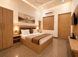 Hotel Devi Ram Atithi Bhawan Near Banke Bihari Mandir