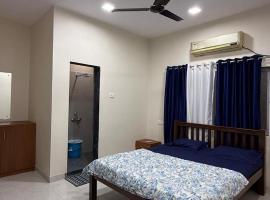 Hotel calm resort, hotel em Murud