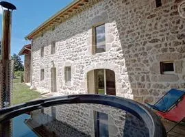 Gîte de charme à Usson-en-Forez avec bain nordique et confort haut de gamme - FR-1-496-359