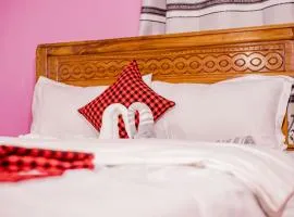 Olivia Green Lodge