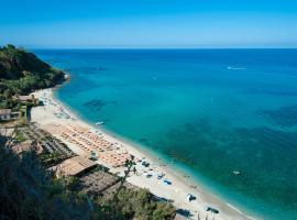 Stromboli Beach Tropea, hotelli kohteessa Santa Domenica