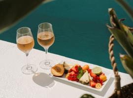 ANOME Mykonos Experience Hotel, hotel u gradu Ornos
