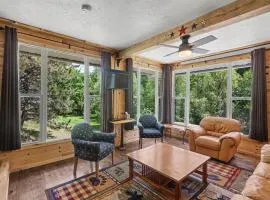 The Hill View Suite at Ten Stone Lodge