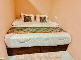 Hotel Avigatkabir sanwer: Sānwer şehrinde bir otel