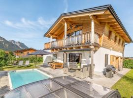 Chalet Alpenzauber mit beheiztem Pool, Inzell, hotel u gradu Incel