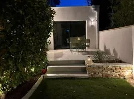 Hébergement avec terrasses, jardin & jacuzzi