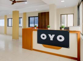 SPOT ON Hotel Rajwadi, hotel in Surat