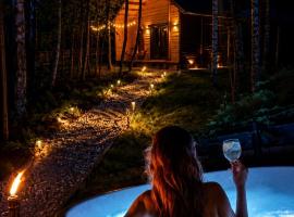 DOMEK W BRZOZACH JacuzziBalia w cenie Las Blisko Jeziora, hotel din Lgiń