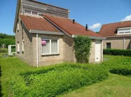 Bungalow in Breskens near Beach and Lighthouse
