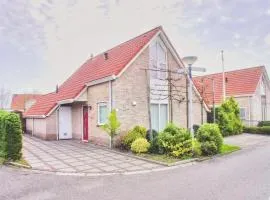 Spacious Stay Near the Sea