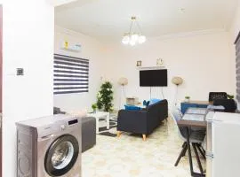 East Legon Luxury Stay - AC, Wifi, Netflix