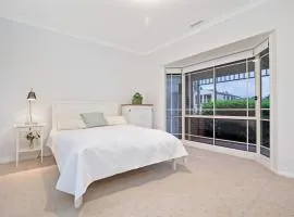 Comfortable Room in North kellyville