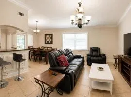 Cozy Family home 3B2B Residential area in Tampa