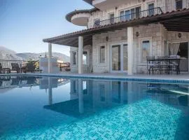 Luxury Villa Caretta
