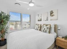 Coral Breeze 3 bedroom waterfront top floor apartment