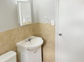 Viesnīca Brentwood Bungalow Near LRT Easy Stampede Access Kalgari