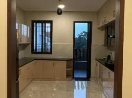 Premium 3BHK Flat in CBD Close to MG ROAD Ideal for 6-8 Guests