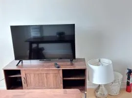 Charming 2BR Toronto Home Walk to Subway