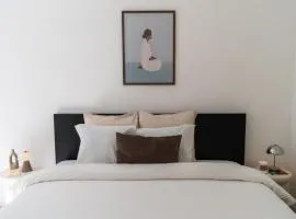 Stylish 1BR Apt, with Living Room in Central Ghent with WiFi & TV