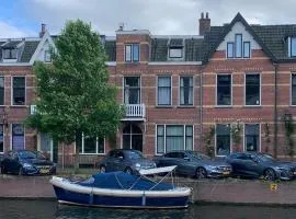 3story-Canal-House-near-Utrecht-and-Amsterdam-in-Maarssen-aan-de-Vecht-with-AC