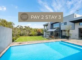Augusta Private Acre Escape in Mount Martha with pool