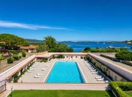 Baja Sardinia Sea View And Pool B
