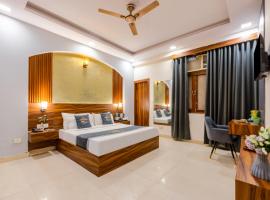 Hotel Angel Pink Residency B-58 Near Kaushambi metro Station, hotel sa Ghaziabad