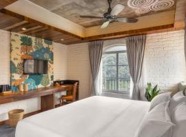Nomad Pokhara Hotel, hótel í Pokhara