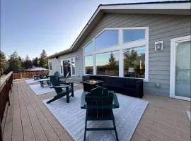 Scenic Riverview Mountain Retreat with Deck & Stargazing Near Glacier National Park, Columbia Falls MT