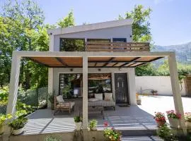 Stream House - Luxury living next to the river