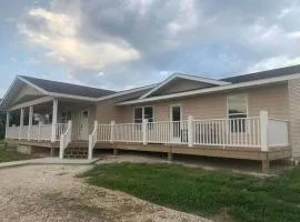 Charming Vacation Rental near Owensville, Missouri - Ideal for a Glamping Retreat with Family and Friends