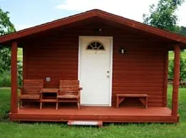Charming Dry Cabin with Family-Friendly Amenities Near Black Hills in Sturgis, South Dakota
