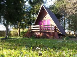 La Rossignolerie - Cabane aux oiseaux, hotel con jacuzzi en Chouzy-sur-Cisse