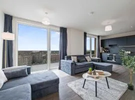 Luxury 2-Bed in Harrow - Sleeps 8 - Private Balcony