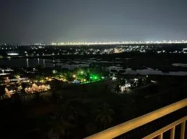 Runway & Lake Views! Luxury StudioApt Near Airport