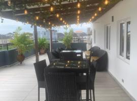 Premium Rooftop Event Space, hotel v destinaci Aja