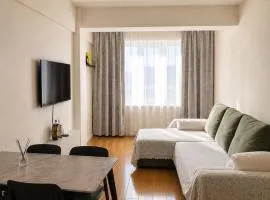 Warm & Cozy Stay in the City Center