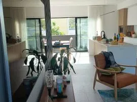Guest Bedroom Airport & CBD Access