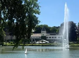 Martin's Château Du Lac