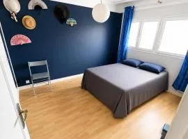 Chambre lumineuse avec SDB privée, métro L11 à 2 min