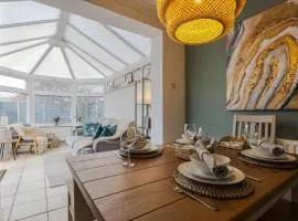 3 Bed Spacious Home Well-Positioned For Contractors and Business Visitors Near Key Industrial Sites