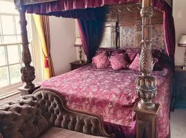 Coleton Barton Farmhouse - Four Poster Room