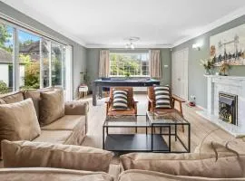 6BR Villa in Birmingham with Free Onsite Parking
