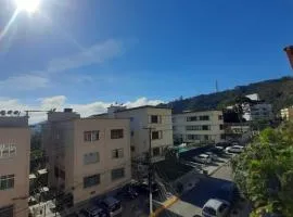 Apartamento próximo a avenida, localizado no 3 pavimento em prédio sem elevador