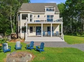 NEW Coastal Retreat w Ocean Views Rooftop Deck