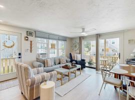 Moon Tide - Bayside Beach Access & Parking, hotel i Provincetown