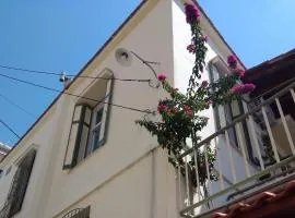 House of Giannis And Aristi