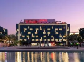 Radisson RED Dubai Silicon Oasis