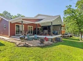 Red House - Lake Views - Outdoor Pool